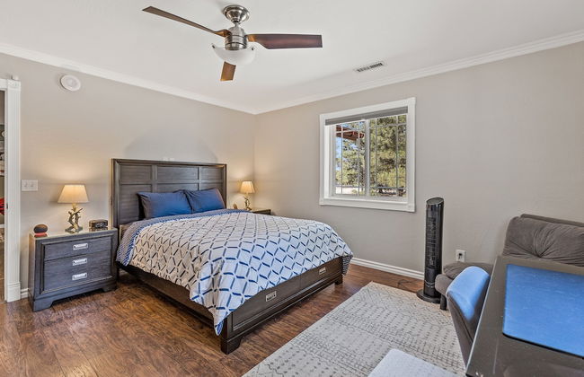 Spacious Canyon Peak Pine View Home Game Room Hot Tub - Photo 22