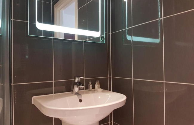 Lovely 2-bed Apartment in Brentwood - Foto 12