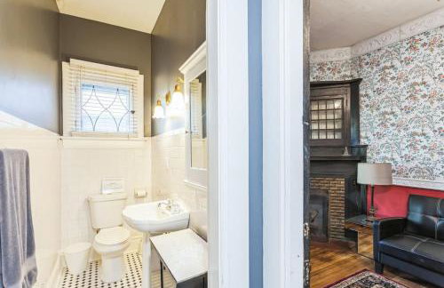 Massive 5 bedroom downtown - Photo 25