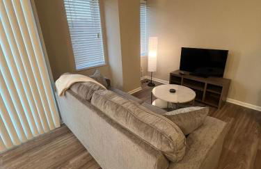 Fall Deals!! Modern 1 BR and Sleeper Sofa in Heart of Midtown Kansas City! - Foto 5