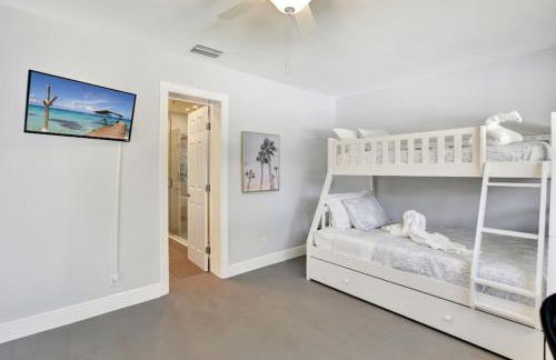 Lakefront Family Fun Home with Private Dock 3BR 2B - Foto 34