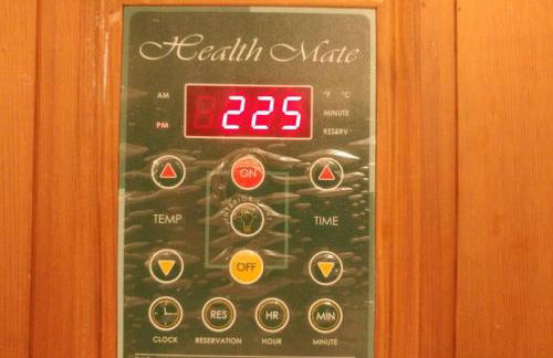 Contemporary 3 Bedroom Apt with Sauna in Woods - Foto 29