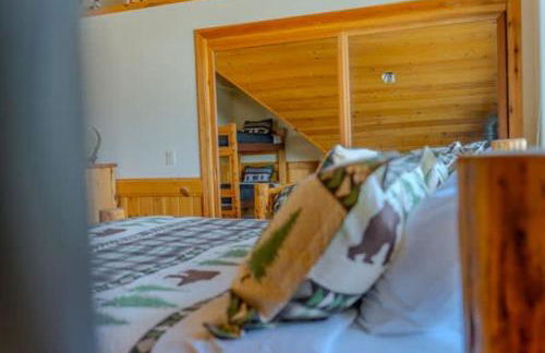 FoxHill Family Lodge Retreat with views from all sides and Hike over a hundred forty acres - Foto 52