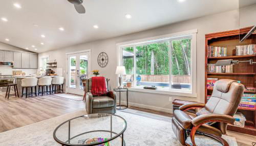 Freeland Retreat - Deck, Fire Pit and Beach Access! - Foto 5