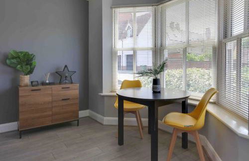 Elizabeth II Five Bedroom Spacious Home - Foto 55