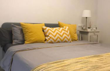 Designer's Flat - 3 Bdrm - Wifi - Best Location - Photo 12