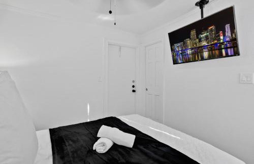 Renovated Villa with Heated Pool & Arcade, 5 Min to Pompano Beach - Foto 33