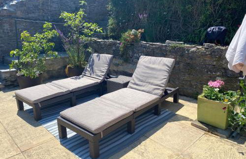 Little Trevio - seaside haven with parking and sea views - Photo 25