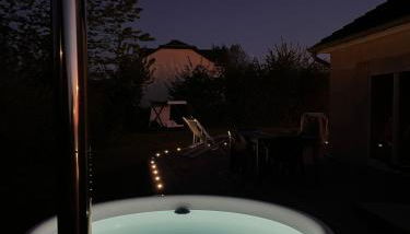 House with Outdoor Jacuzzi - Foto 2