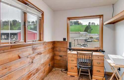 Fishing Pond and Spacious Yard Quiet Home in Sodus! - Foto 7