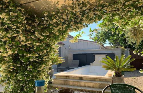 Mas provençal au coeur de L'Isle-sur-la-Sorgue - Photo 21