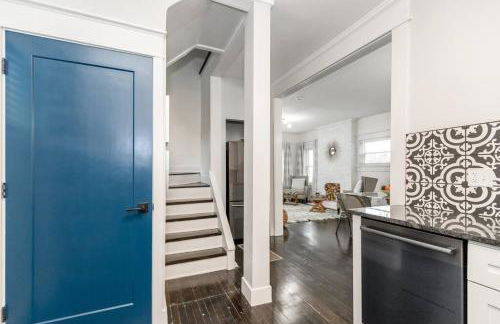 Spacious 5BR/5.5BA Near Plaza & Museum - Photo 11