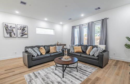 Luxury Haven near Dwtn, Med CTR, with Fast Free WiFi, Parking - Foto 3