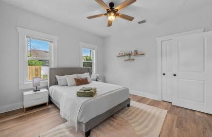 Mid-Century Modern Retreat by Coffee, Food + Shops - Foto 7