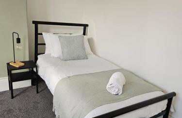 Rectory5 - 5 bedroom 7 beds Parking Perfect for Contractors - Foto 7