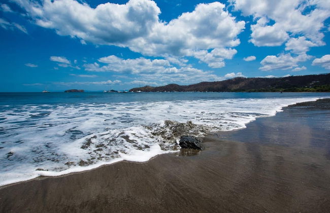 Impressively designed and decorated 3rd-floor space overlooking pool in Coco - Photo 50