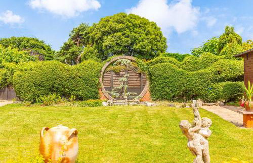 MOONGATE by BOURNECOAST - A Delightful Chalet Bungalow with a Garden and Parking - HB10672 - Foto 30