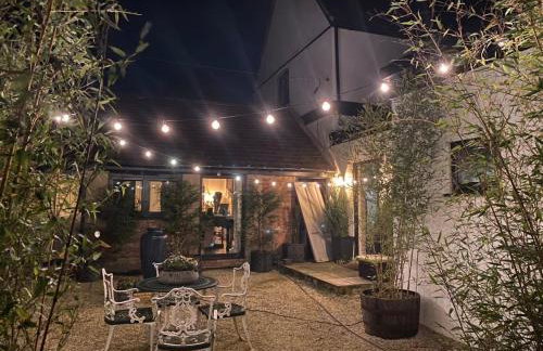 Upper House Stunning Country Home - Photo 27