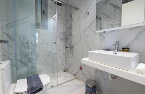 Momento Luxury Apartments walking distance from the beach - Photo 25