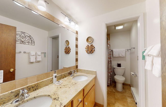 Terracehouse - CoralTree Residence Collection - Photo 24