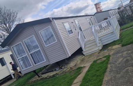 AMC Flamingo Land Caravan, Motorhome & Campervan Hire - Foto 11