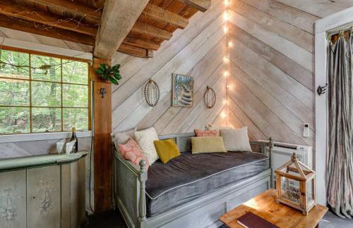 Treetop Hideaways: Luna Loft Treehouse - Foto 2