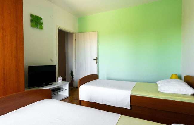 Simplistic Apartment in Rogoznica near Sea Beach - Foto 13