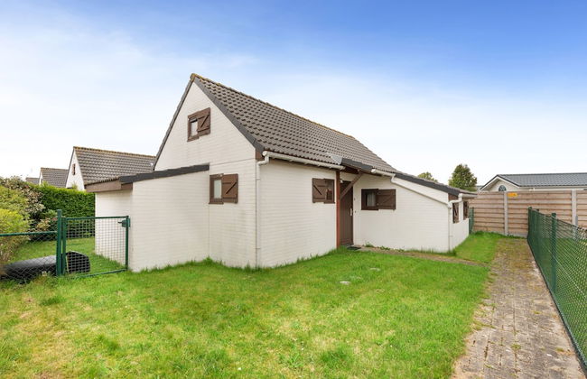 Nice Holiday Home by the sea - Photo 1