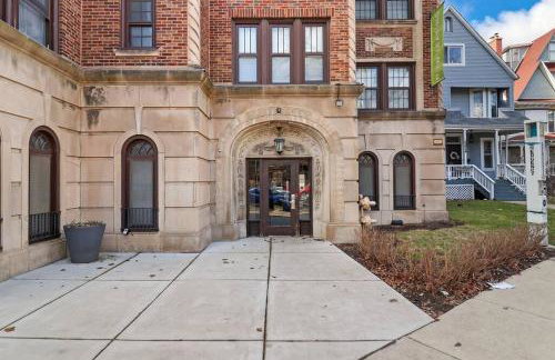 1BR Stylish & Modern Chicago Apartment - Kenwood 508 rep - Photo 11