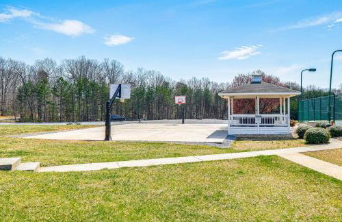 Smith Mountain Lake Retreat with Resort Amenities! - Foto 40