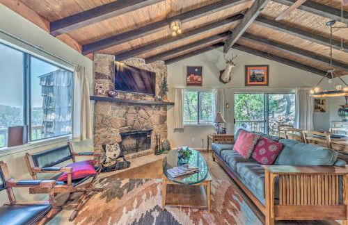 Scenic Hideaway with Deck and Grill about 6 Mi to Ruidoso! - Foto 11