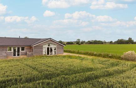 Grafton Fields near Silverstone - Photo 6