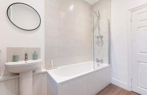 Station Road Stay with Easy Access to Transport - Foto 5