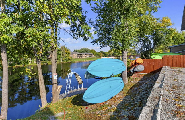 The Waterfront - Waterslide Game Room Sleeps 26 - Foto 76