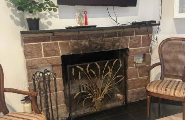 One bedroom with modern kitchen, balcony with water view - Foto 25