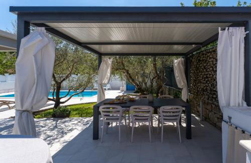 VILLA TUGARKA private pool, fitness, play-house, great for families, max 6 per. - Foto 7