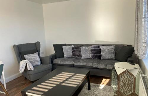 Sheffield 3-Bed Warm Comfy home - Photo 14