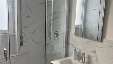 Como Ricky Apartment with parking nearby - Foto 4, towels, Shower