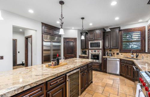 Olympus Luxury - Prime Location - HotTub, Theater and More - Foto 30