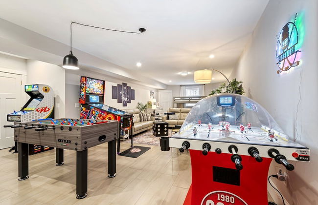 Golf-front Personal Arcade Hot tub Outdoor Kitchen - Photo 35