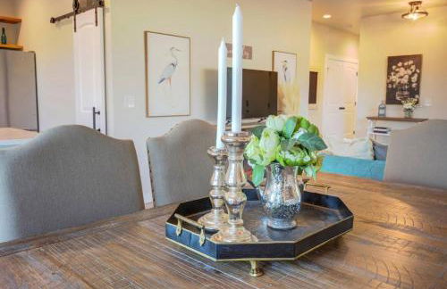 Winters Lodge at Little Ranches 5 min to Square - Foto 10