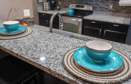 Sunset Retreat, Clean Modern 3BR, Garage, Near 191 - Foto 41