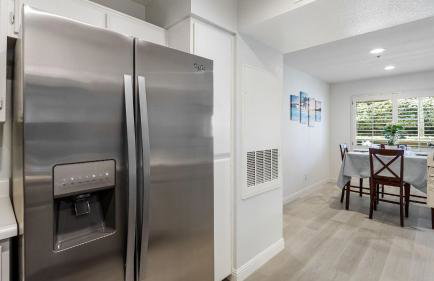 Walk to Beach Pool Hot Tub Private Patio Parking Seabreeze Retreat - Foto 13