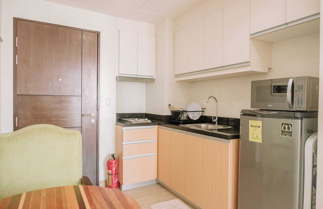 Stunning Cityscape Hideout - Photo 15