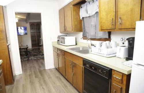 The Newly Renovated Vintage Home - Foto 15