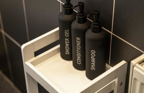 Crew Quarters - Your Ideal Stay in Bury - Photo 43