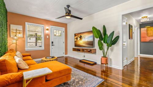 Sunny Citrus Escape Min to Midtown & Dog-Friendly - Foto 4