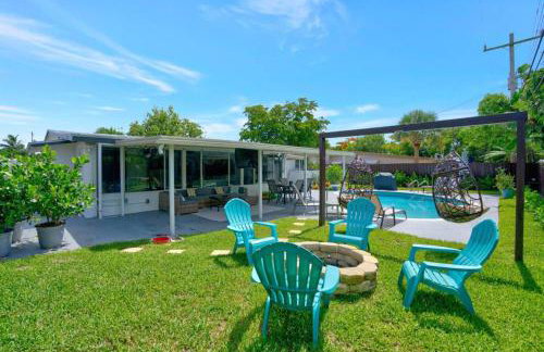 Eagle's Way with Firepit Heated Pool and Sunroom Near BEACH - Foto 29