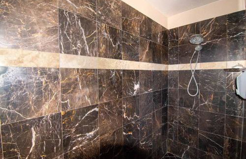 Tacit Shadow Resort Paradise Deluxe Suite, Gym, Coffee Bar, Hot-Tub, Free Laundry, Food Available - Foto 46