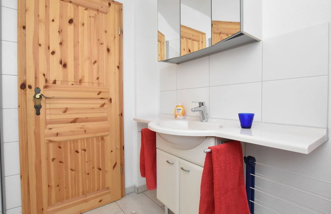 Holiday Home With Terrace in Graal-muritz - Photo 8